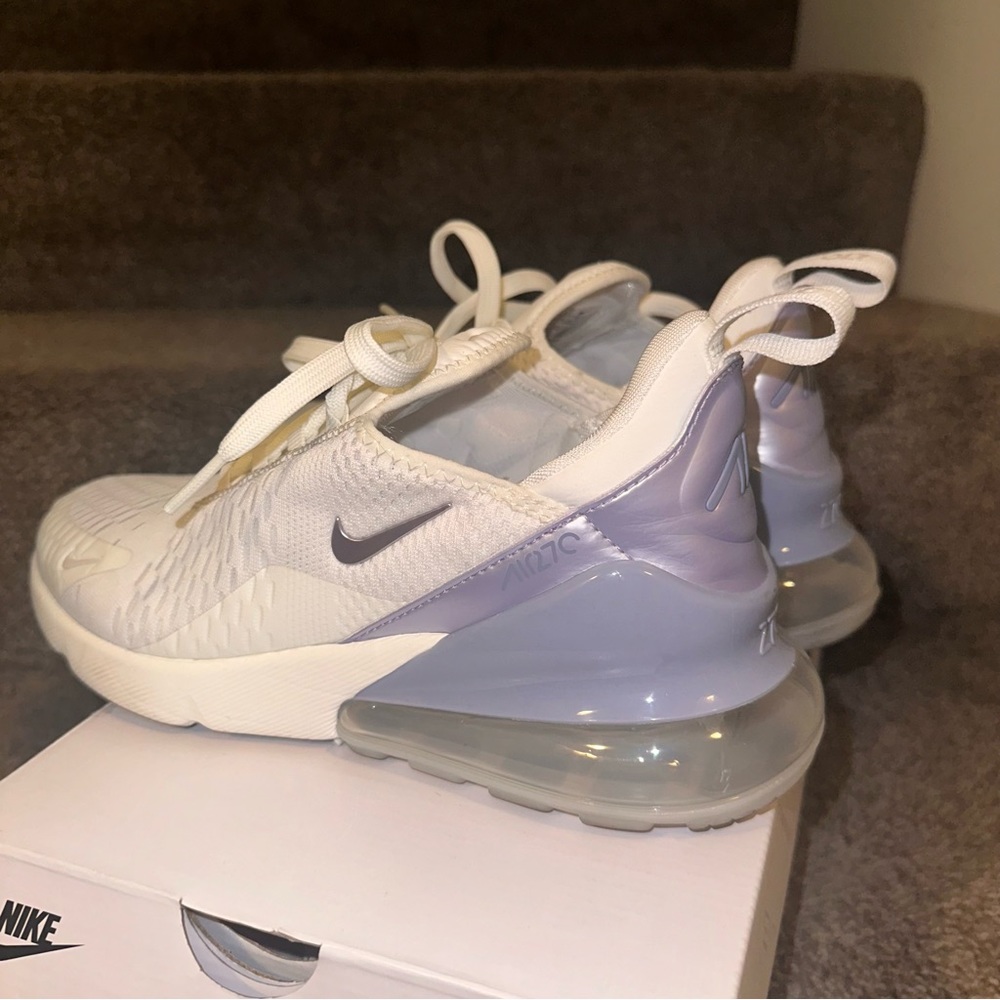 Wmns Air Max 270 'Sail Oxygen Purple
